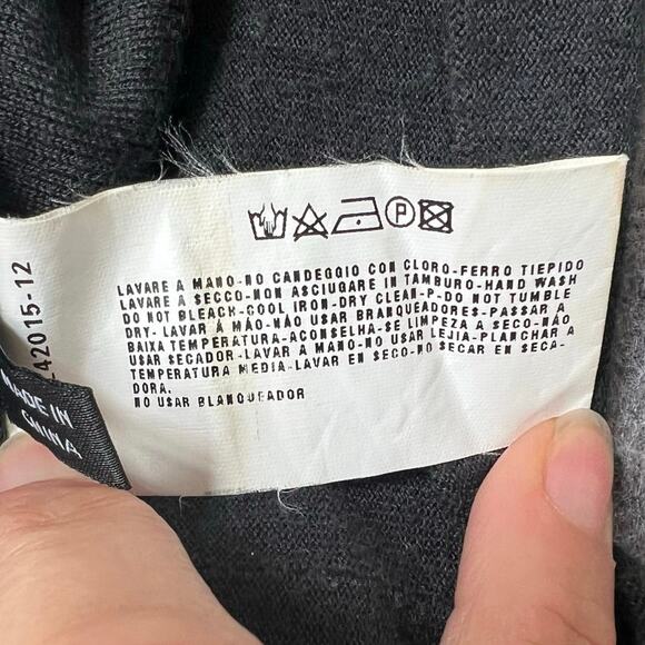 Emporio Armani Women’s Black Ruffle Neck Button Up Cardigan Size EU 42/US Med - Picture 5 of 10